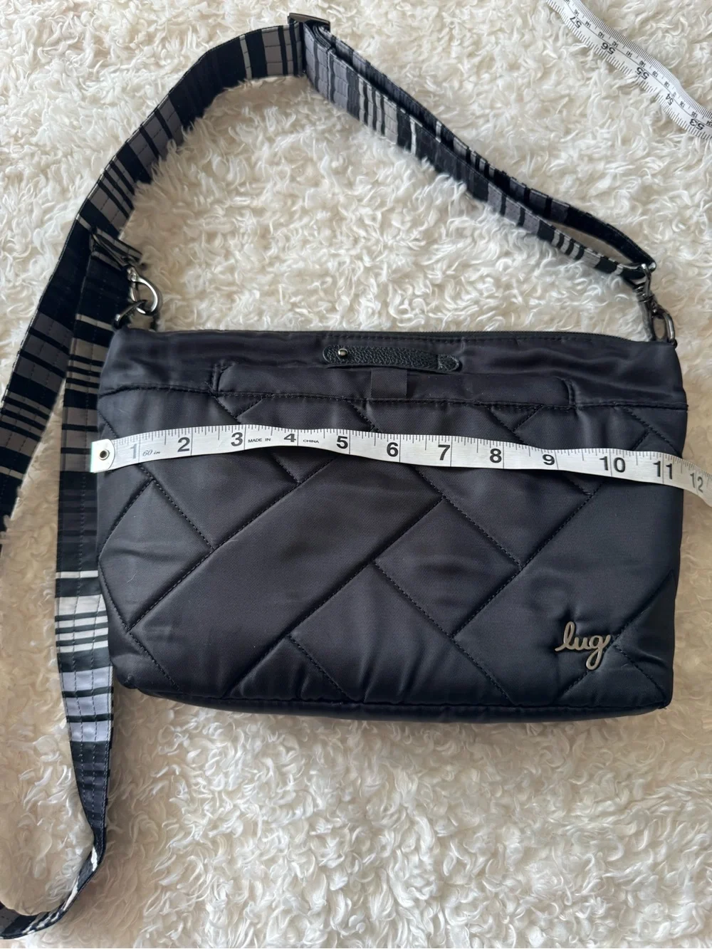 lug flare black